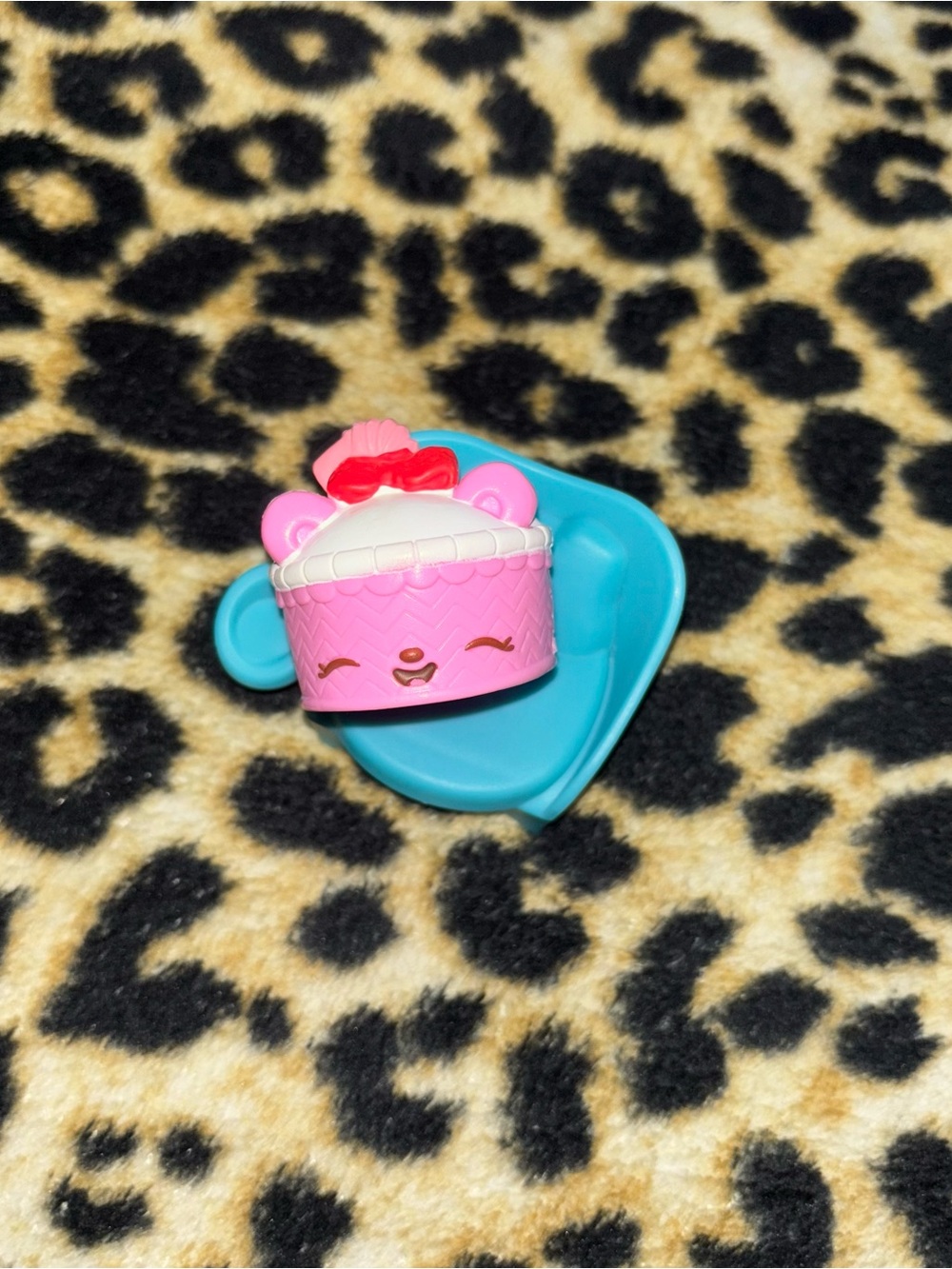 num noms cassie cola